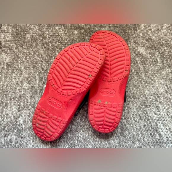 CROCS Red Mickey Design - Picture 4 of 4